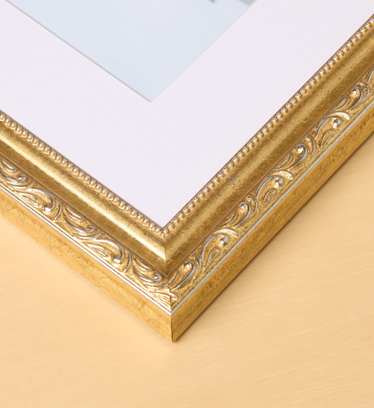 Stella Ornate Gold frame