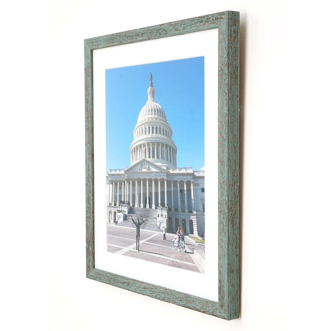 Sojourn Distressed Blue frame